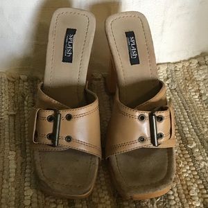 Size 10 Splash pool Sandles Beige leather uppers